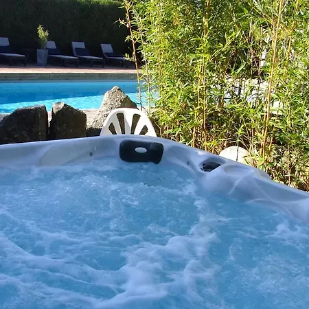 Casa vacanze Grande Maison Pour Les Groupes 10 Pers Max Chaudes-Aigues